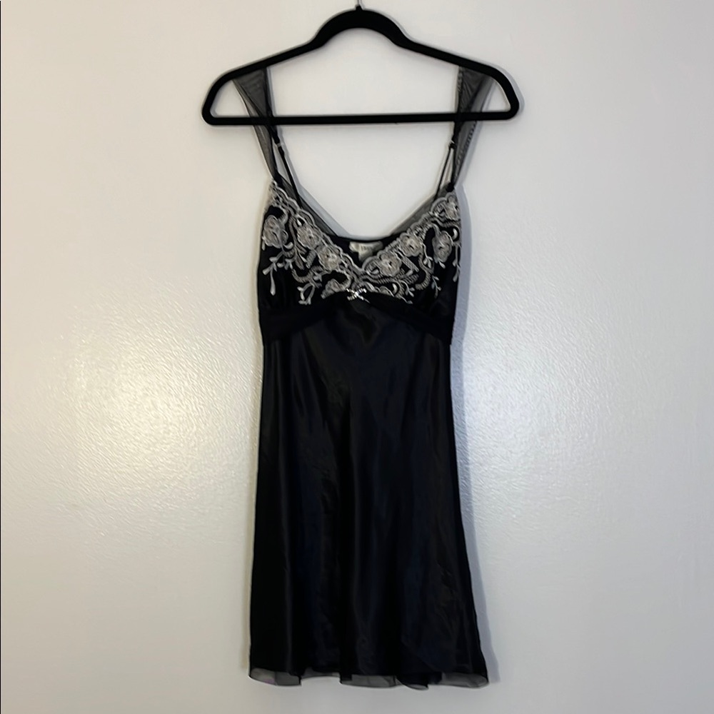 Flora Nikrooz | Black chemise nightie satin Women’s size 2X xxl embroidered